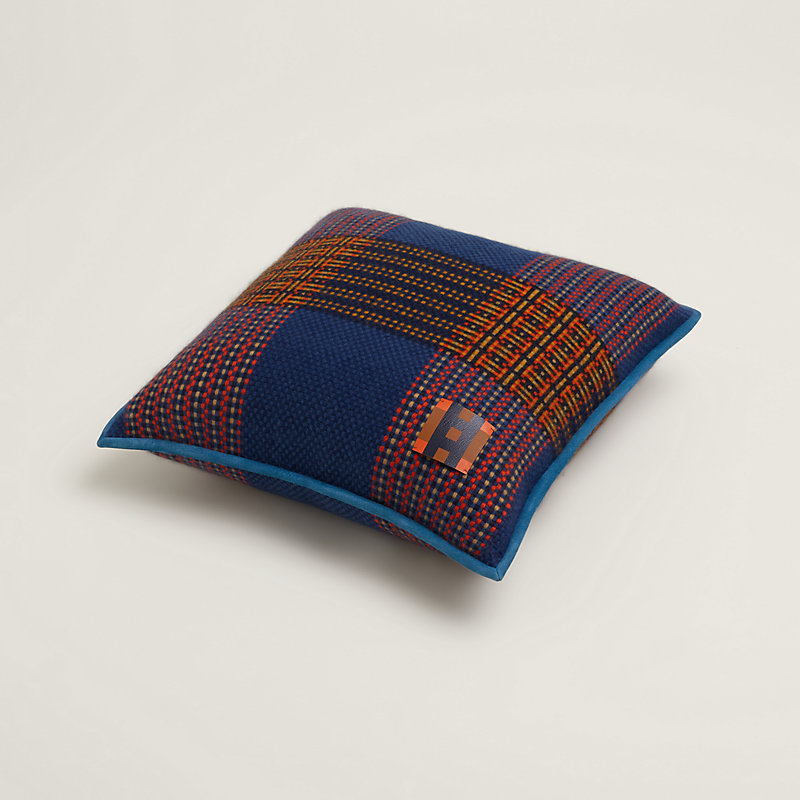 クッション 《ボルダージュ》 | Hermès - エルメス-公式サイト